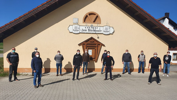 Die sehr engagierte Teilnehmergruppe und das Fluglehrerteam